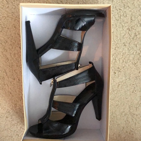 Michael Kors Shoes - Brand new Michael Kors pumps